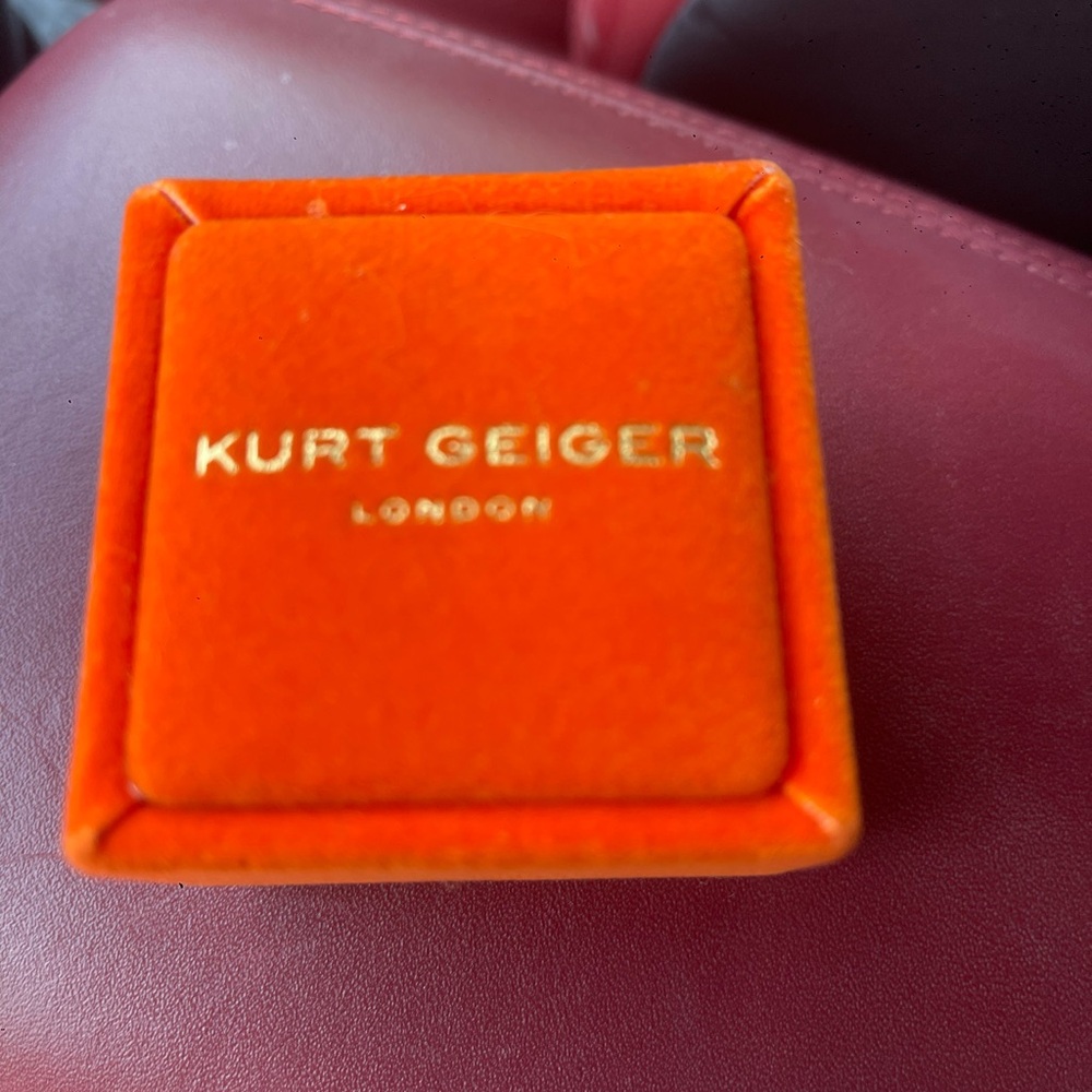 Kurt Geiger London Eagle Ring – Gold Tone – NEW 💎 - Picture 8 of 8